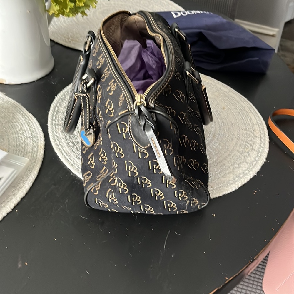 Handbag - Picture 4 of 5